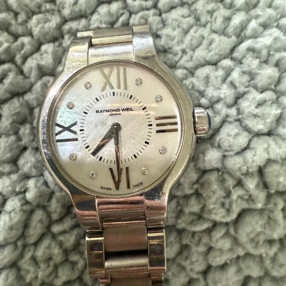 Raymond Weil Silver Timepiece with White Dial - Picture 2 of 7